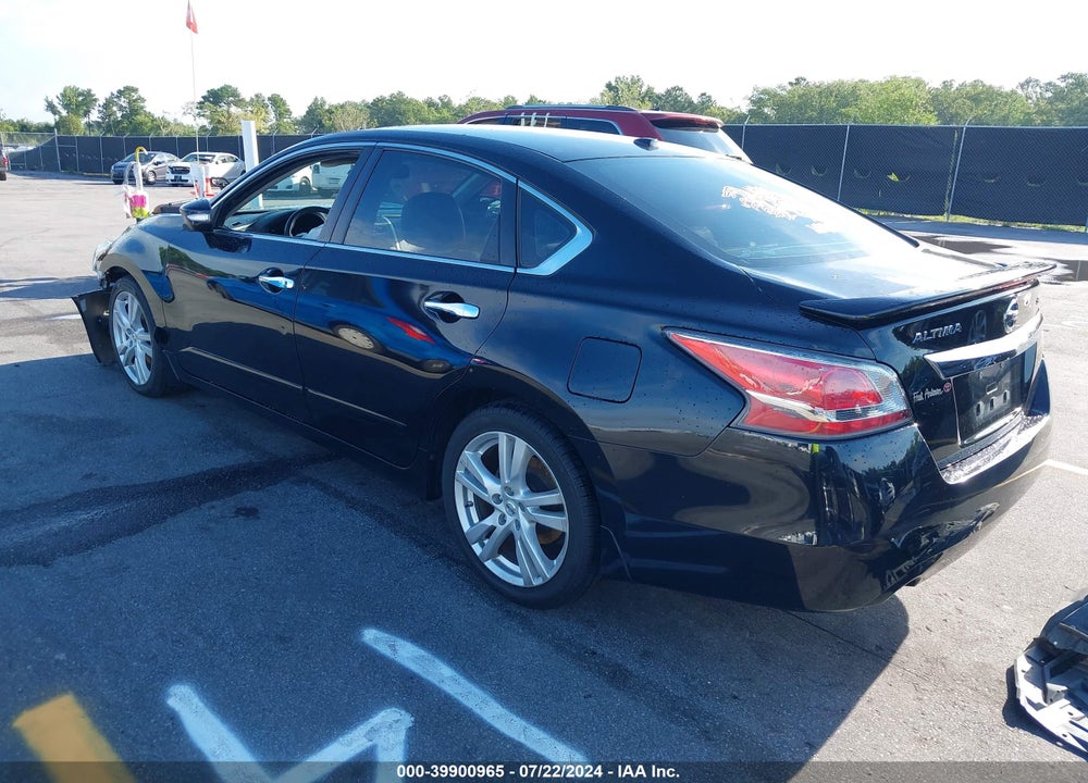 2015 NISSAN ALTIMA VIN: 1N4BL3AP3FC144832