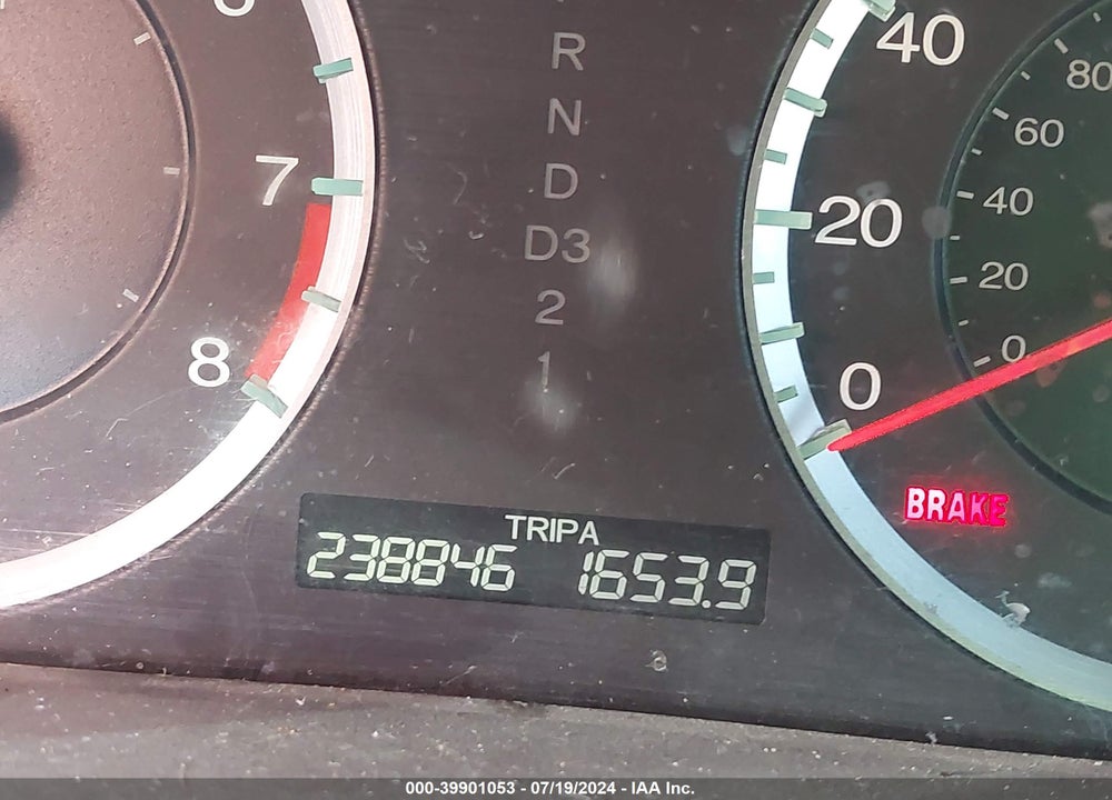 2008 HONDA ACCORD VIN: JHMCP26838C075219