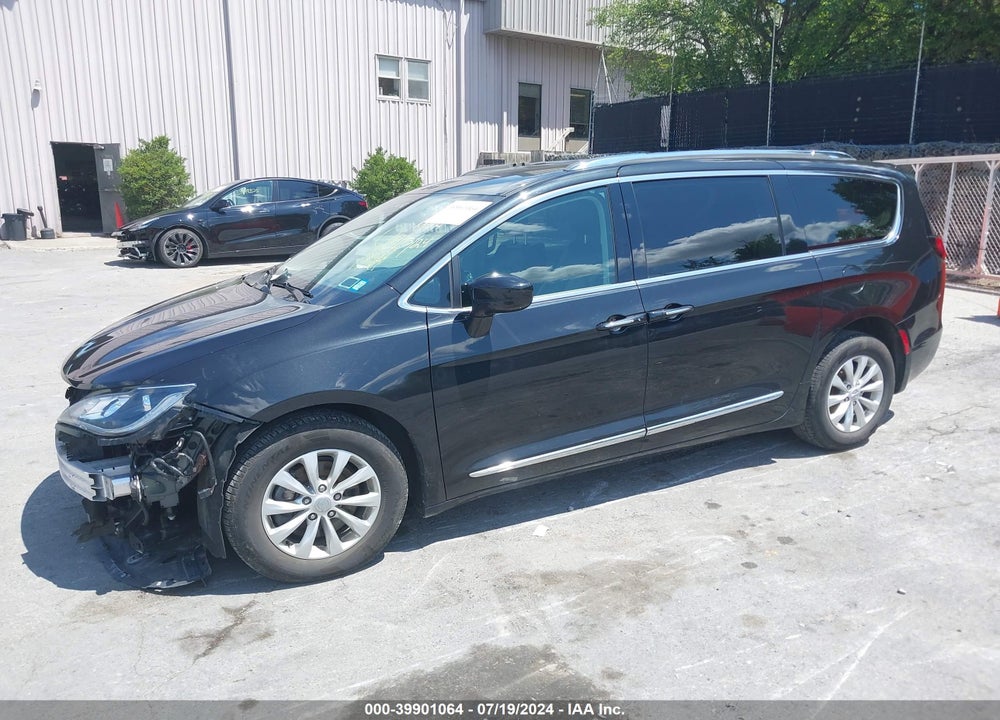 2018 CHRYSLER PACIFICA TOURING L VIN: 2C4RC1BG2JR280316