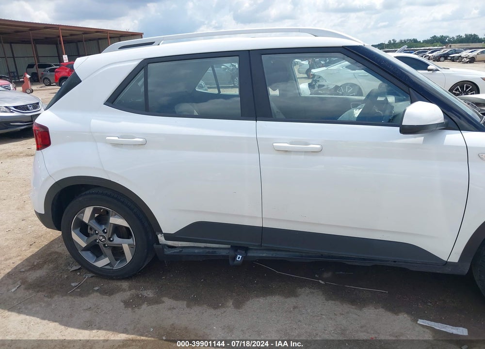 2022 HYUNDAI VENUE SEL VIN: KMHRC8A36NU149532