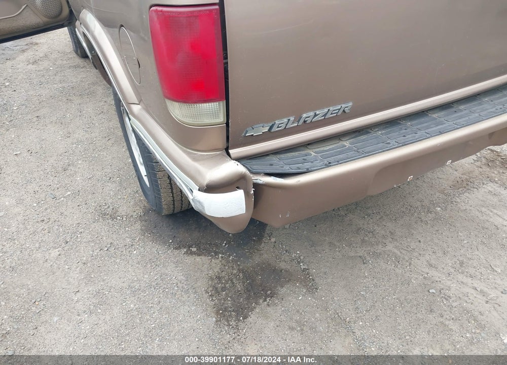 1996 CHEVROLET BLAZER VIN: 1GNDT13W9TK206478
