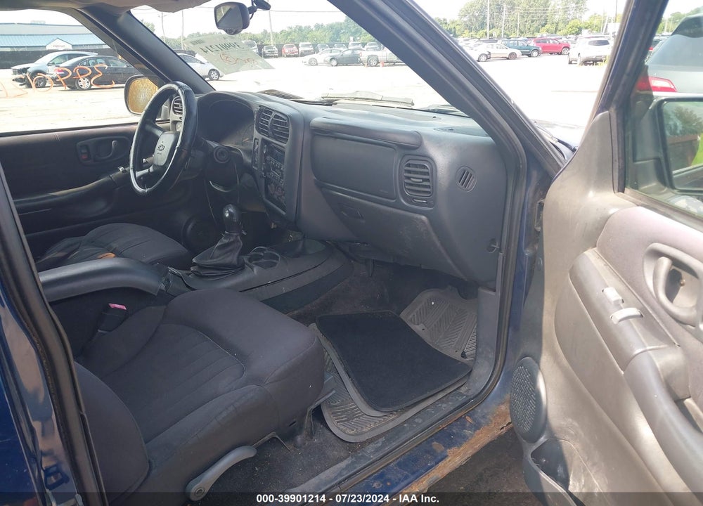 2005 CHEVROLET BLAZER LS VIN: 1GNCT18X75K101941