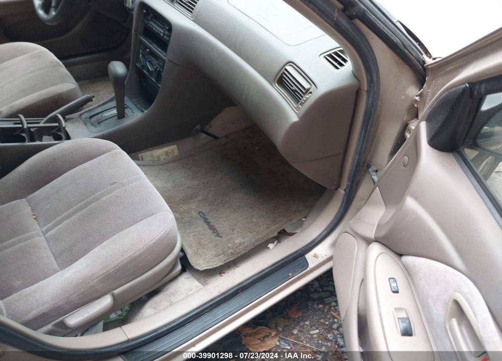 1998 TOYOTA CAMRY LE V6 VIN: JT2BF22K8W0137089