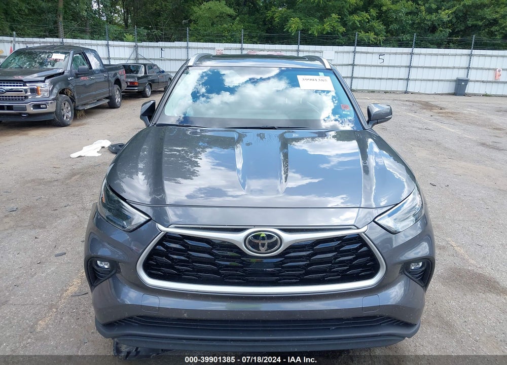 2022 TOYOTA HIGHLANDER XLE VIN: 5TDGZRBH5NS186764