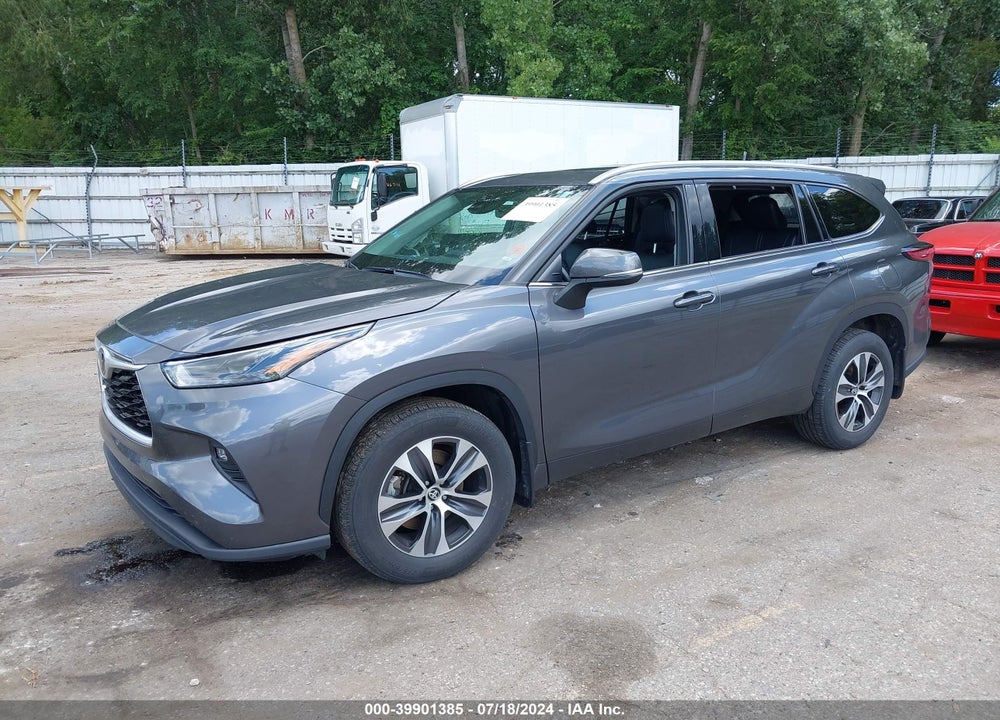 2022 TOYOTA HIGHLANDER XLE VIN: 5TDGZRBH5NS186764