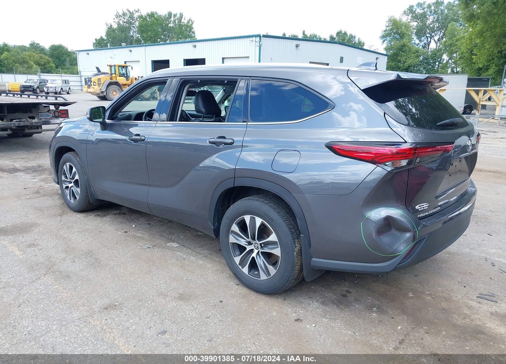 2022 TOYOTA HIGHLANDER XLE VIN: 5TDGZRBH5NS186764