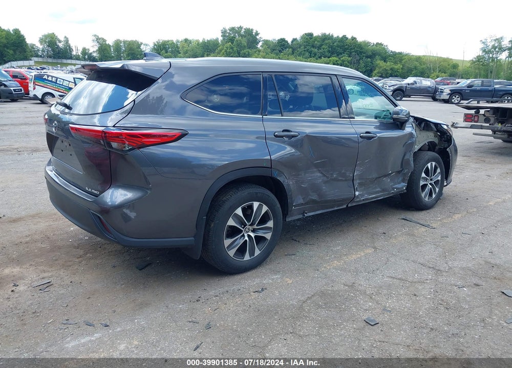 2022 TOYOTA HIGHLANDER XLE VIN: 5TDGZRBH5NS186764