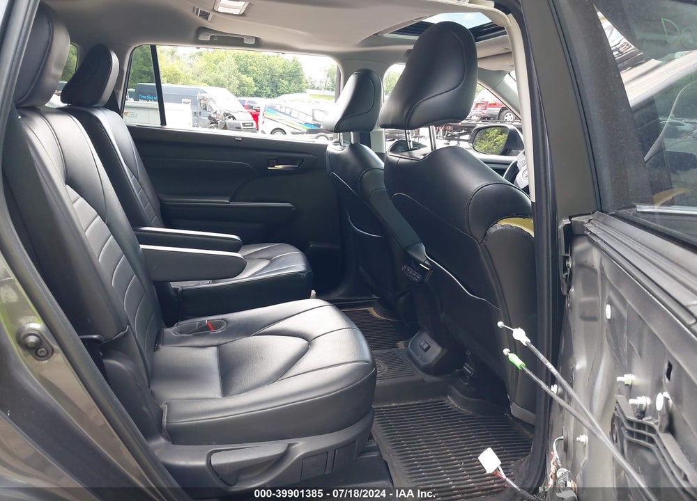 2022 TOYOTA HIGHLANDER XLE VIN: 5TDGZRBH5NS186764