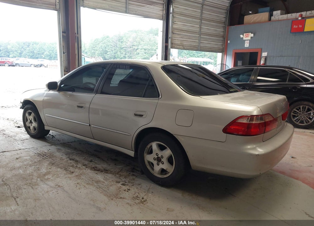 1998 HONDA ACCORD EX V6 VIN: 1HGCG1657WA001975