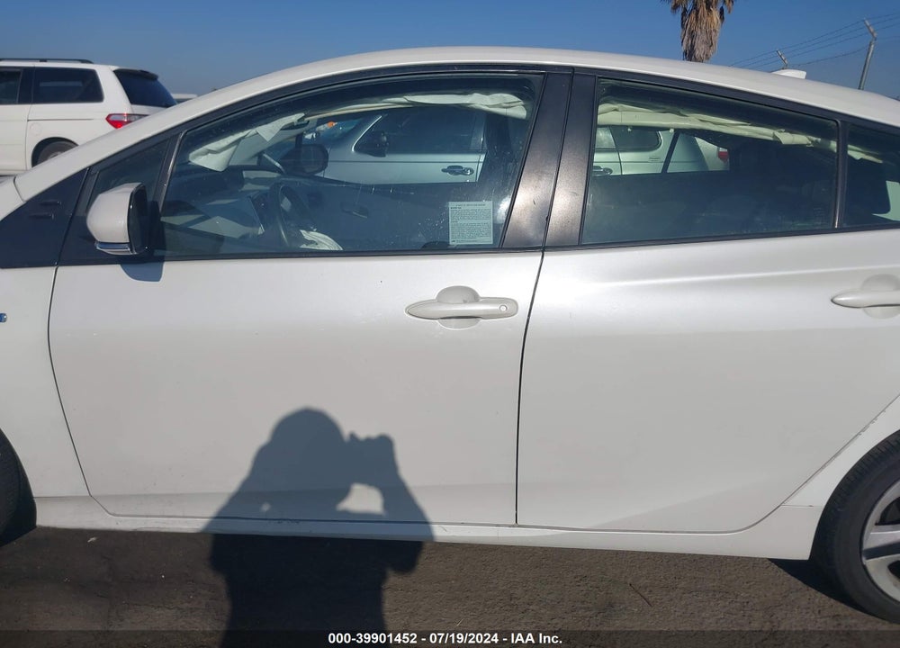 2016 TOYOTA PRIUS VIN: JTDKARFU8G3018842