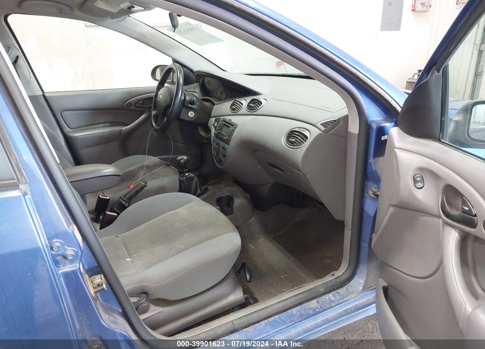 2004 FORD FOCUS ZTW VIN: 1FAHP35Z84W165181