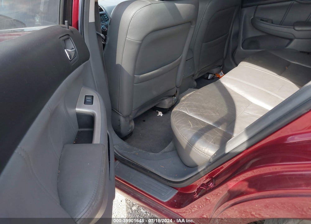 2005 HONDA ACCORD 3.0 EX VIN: 1HGCM66565A019081