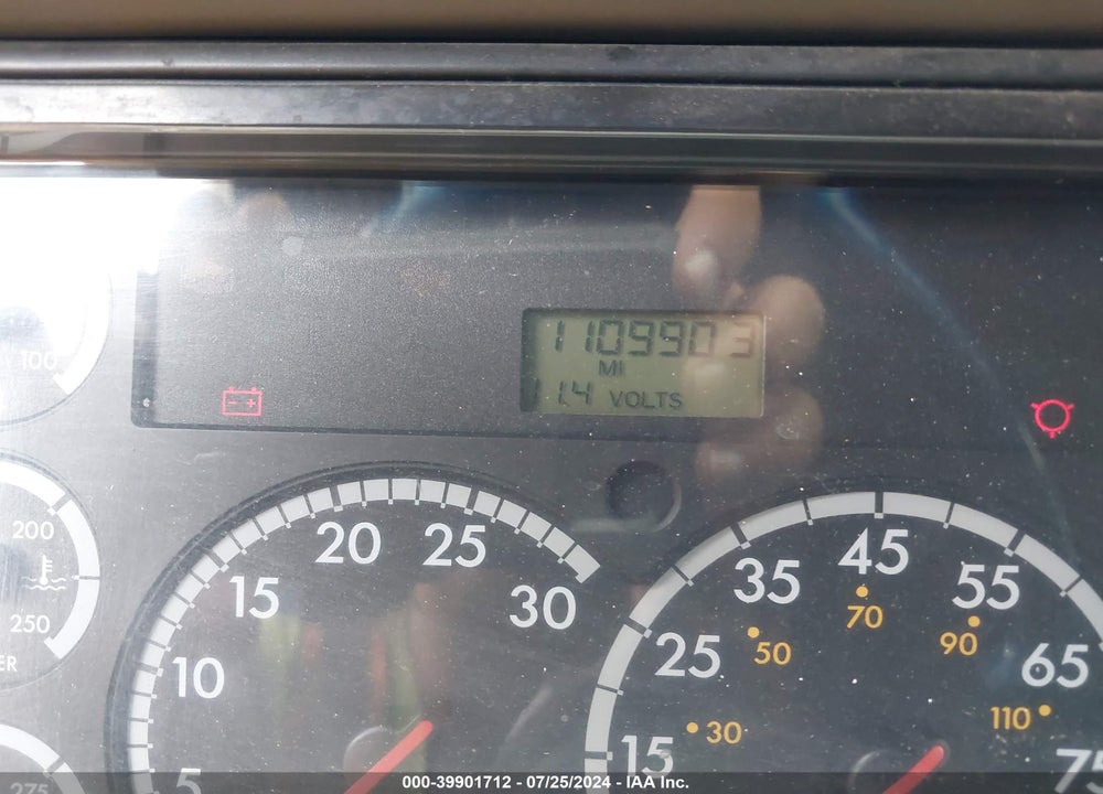 2011 FREIGHTLINER COLUMBIA COLUMBIA VIN: MVIN329684IND