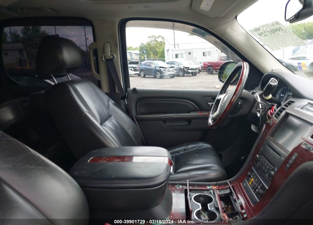 2010 CADILLAC ESCALADE LUXURY VIN: 1GYUKBEFXAR183807