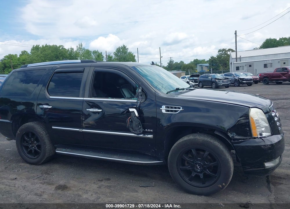 2010 CADILLAC ESCALADE LUXURY VIN: 1GYUKBEFXAR183807