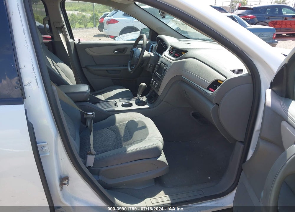 2017 CHEVROLET TRAVERSE LS VIN: 1GNKVFED3HJ240875