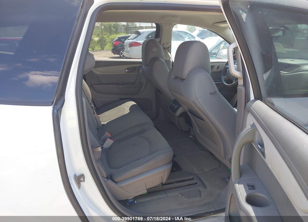 2017 CHEVROLET TRAVERSE LS VIN: 1GNKVFED3HJ240875