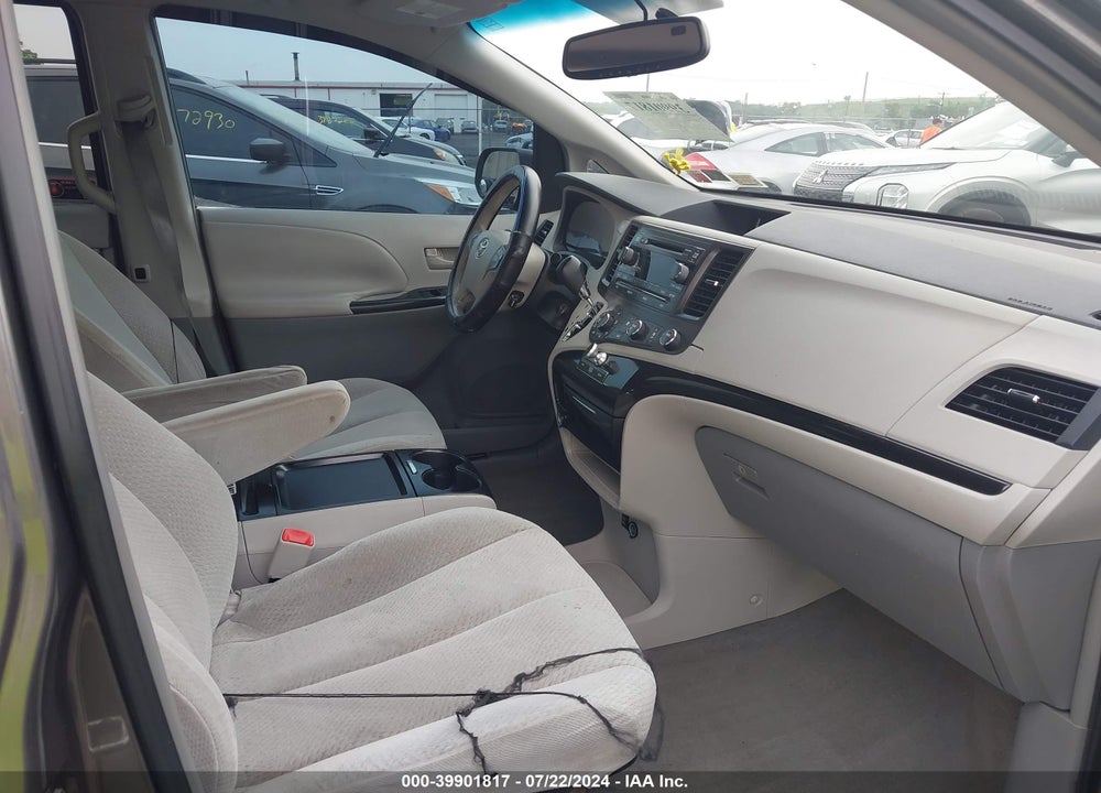 2011 TOYOTA SIENNA LE V6 VIN: 5TDKK3DC4BS003590