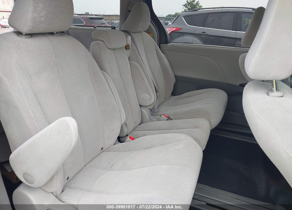 2011 TOYOTA SIENNA LE V6 VIN: 5TDKK3DC4BS003590