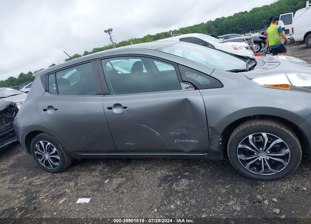 2015 NISSAN LEAF S VIN: 1N4AZ0CP0FC330012