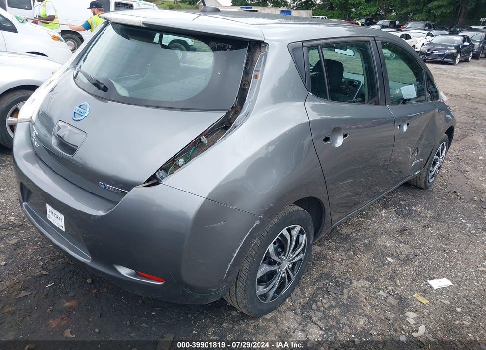 2015 NISSAN LEAF S VIN: 1N4AZ0CP0FC330012