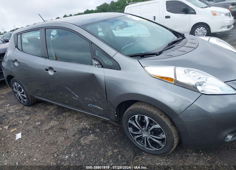 2015 NISSAN LEAF S VIN: 1N4AZ0CP0FC330012