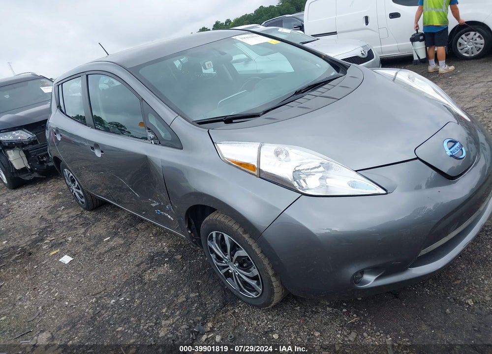 2015 NISSAN LEAF S VIN: 1N4AZ0CP0FC330012