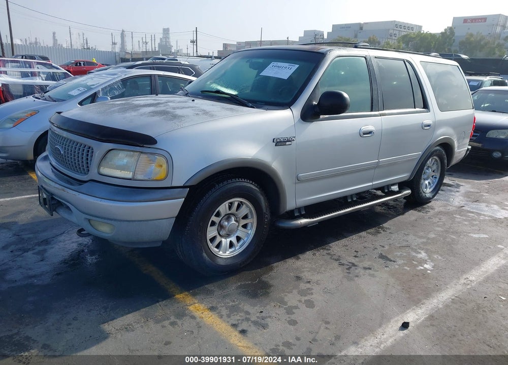 2000 FORD EXPEDITION XLT VIN: 1FMPU16L0YLB78135