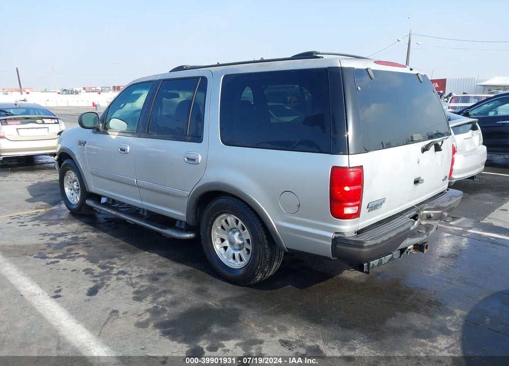 2000 FORD EXPEDITION XLT VIN: 1FMPU16L0YLB78135