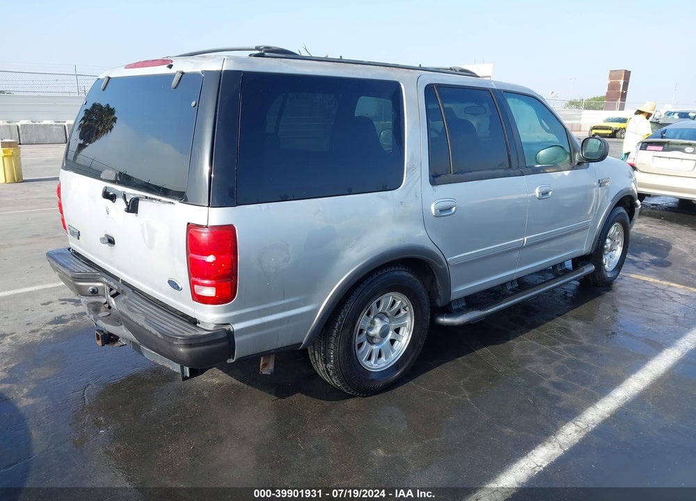 2000 FORD EXPEDITION XLT VIN: 1FMPU16L0YLB78135