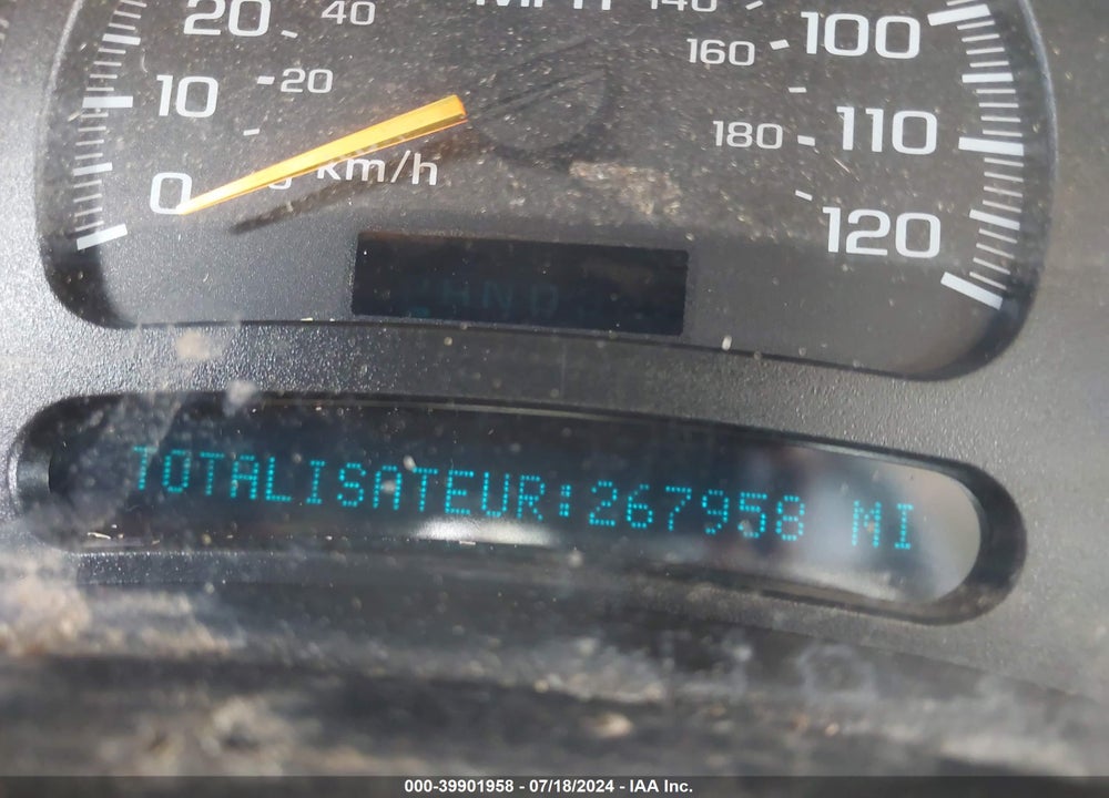 2004 CHEVROLET TAHOE LS VIN: 1GNEC13Z94J274656