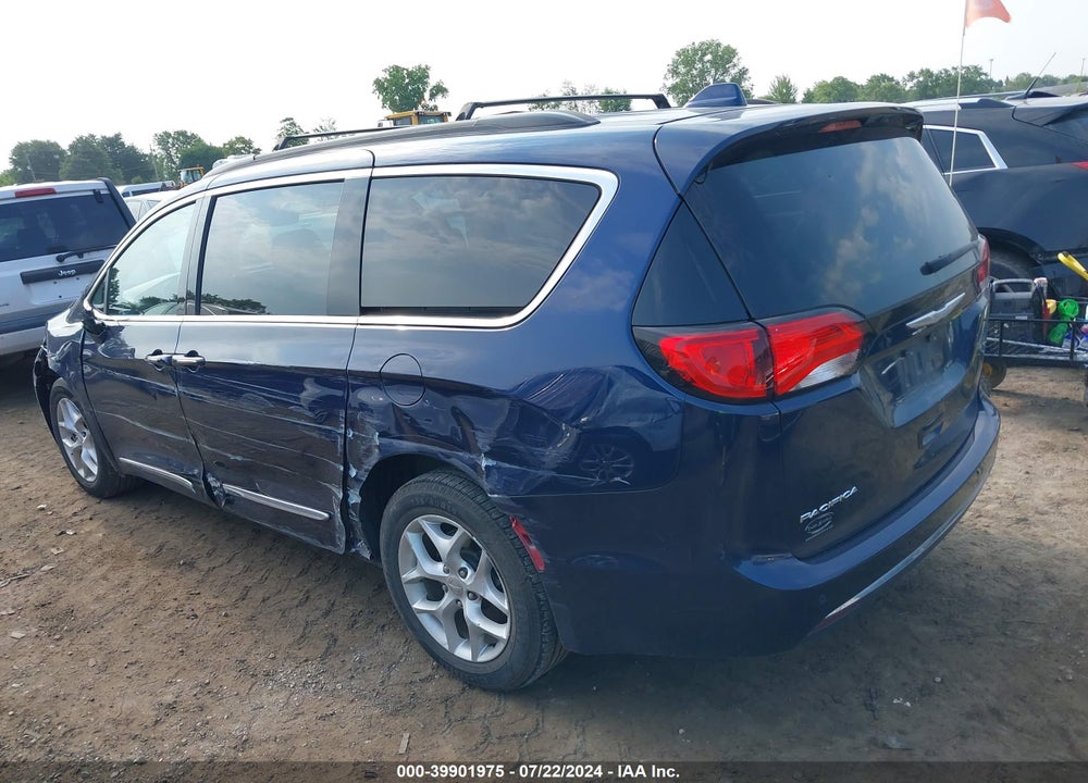 2017 CHRYSLER PACIFICA TOURING L VIN: 2C4RC1BG8HR635063