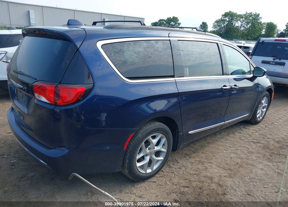 2017 CHRYSLER PACIFICA TOURING L VIN: 2C4RC1BG8HR635063