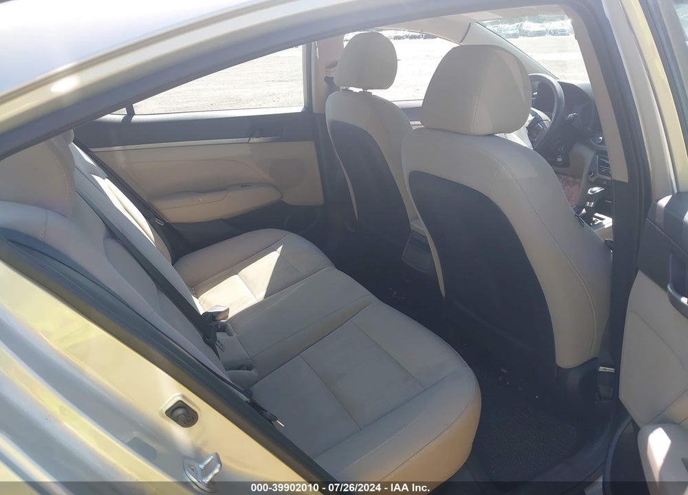 2017 HYUNDAI ELANTRA SE VIN: 5NPD74LF3HH084012