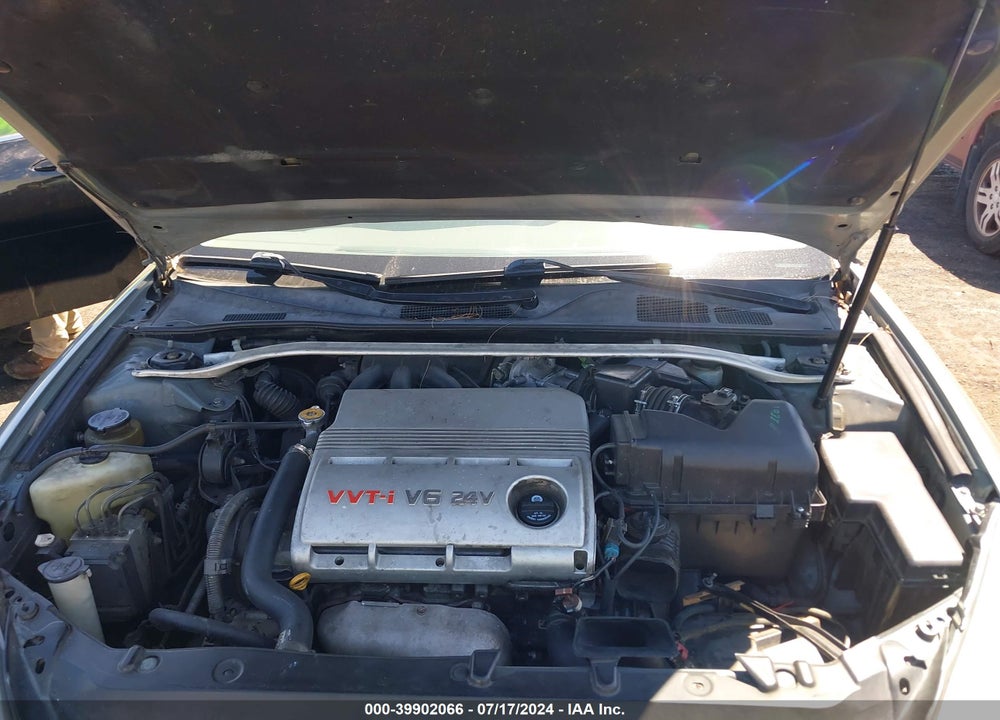 2002 LEXUS ES 300 VIN: JTHBF30G320008603