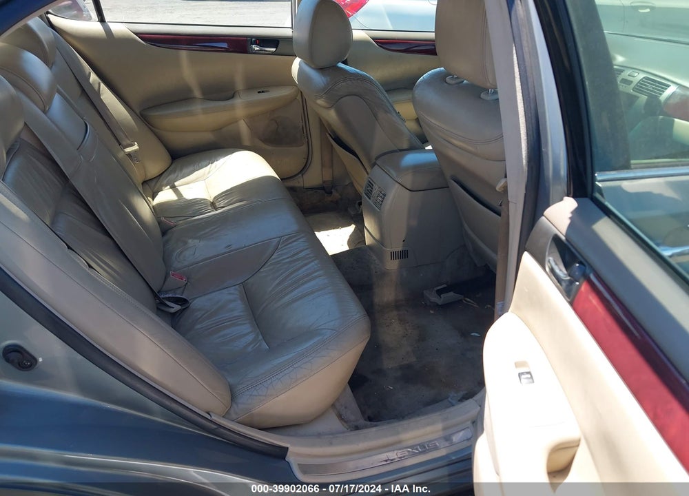 2002 LEXUS ES 300 VIN: JTHBF30G320008603