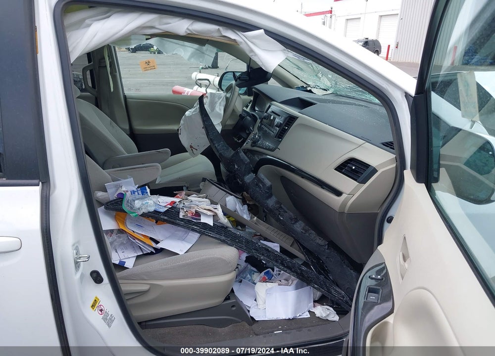 2013 TOYOTA SIENNA LE V6 8 PASSENGER VIN: 5TDKK3DC7DS392776