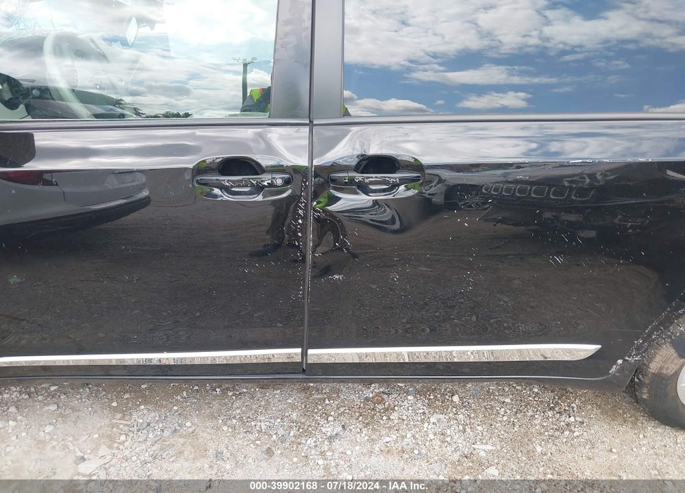 2014 TOYOTA SIENNA LE V6 8 PASSENGER VIN: 5TDKK3DC1ES521872