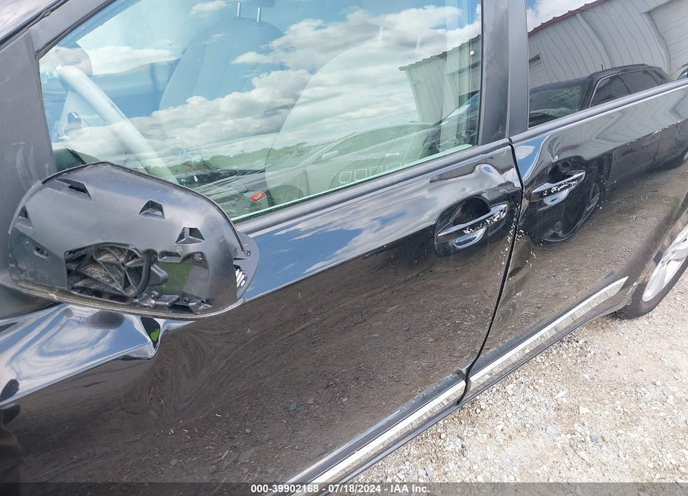 2014 TOYOTA SIENNA LE V6 8 PASSENGER VIN: 5TDKK3DC1ES521872