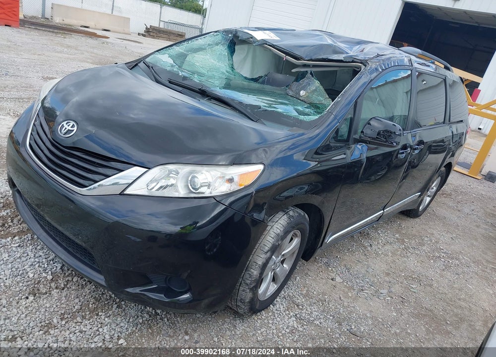 2014 TOYOTA SIENNA LE V6 8 PASSENGER VIN: 5TDKK3DC1ES521872