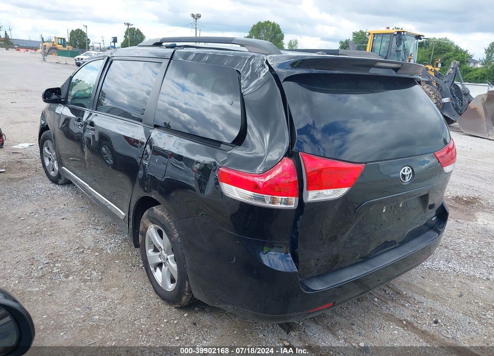 2014 TOYOTA SIENNA LE V6 8 PASSENGER VIN: 5TDKK3DC1ES521872