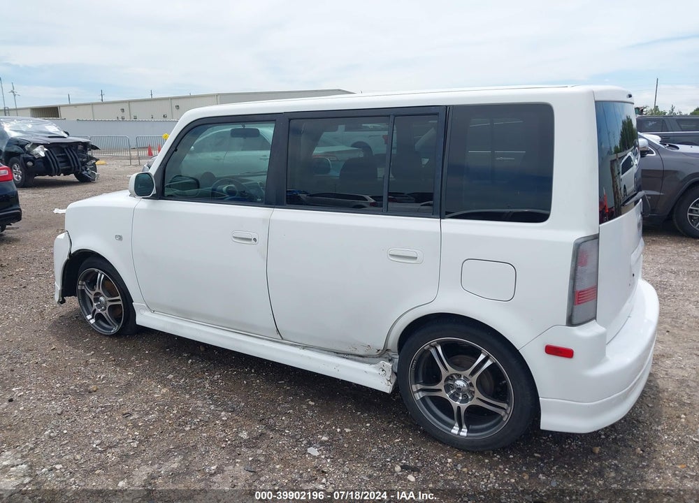 2005 SCION XB VIN: JTLKT324654002440