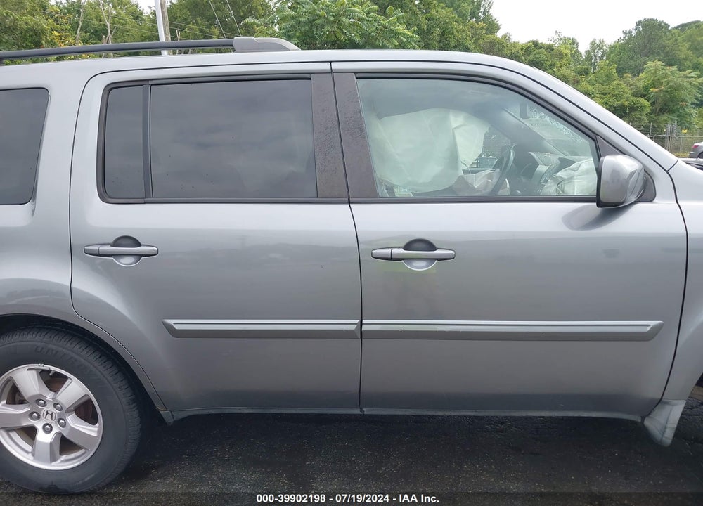 2009 HONDA PILOT EX-L VIN: 5FNYF48589B036767