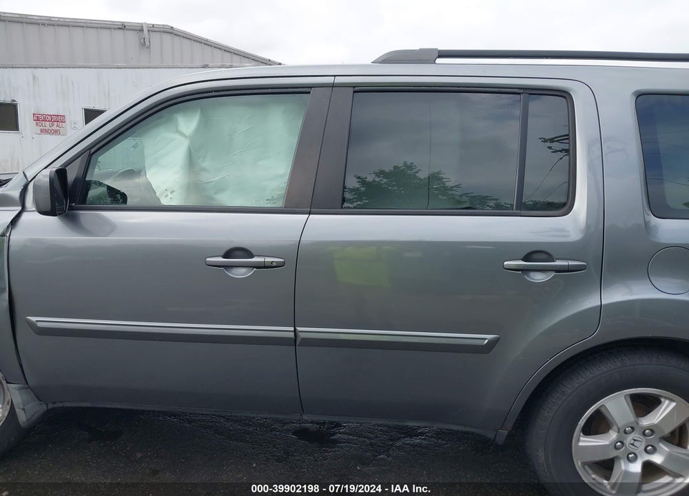 2009 HONDA PILOT EX-L VIN: 5FNYF48589B036767