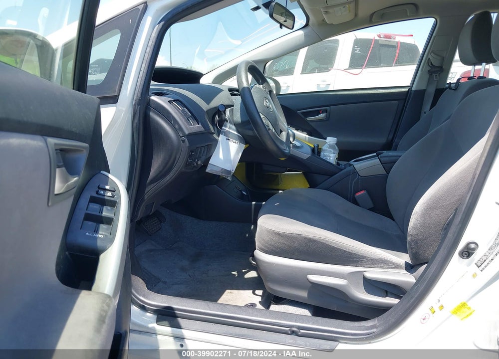 2015 TOYOTA PRIUS TWO VIN: JTDKN3DUXF0449655
