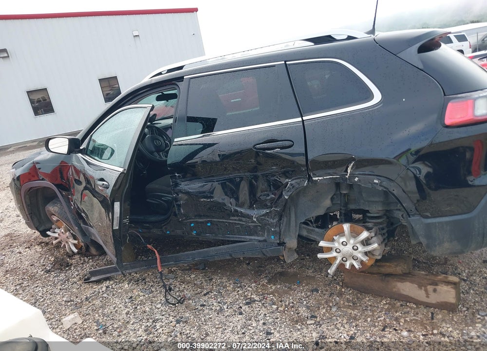 2019 JEEP CHEROKEE LATITUDE 4X4 VIN: 1C4PJMCBXKD413782