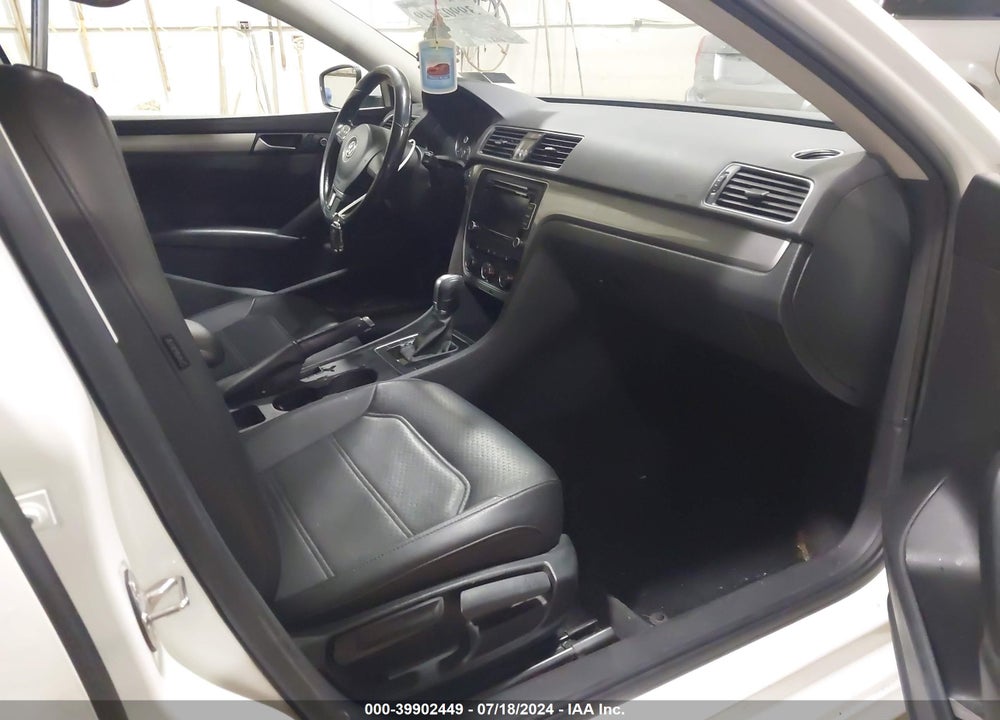 2015 VOLKSWAGEN PASSAT 1.8T LIMITED EDITION VIN: 1VWAT7A36FC103196