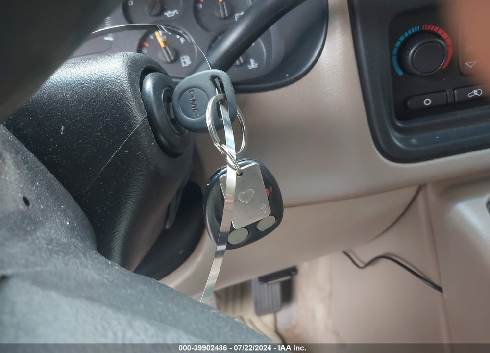 2005 GMC YUKON SLT VIN: 1GKEK13T15J149406