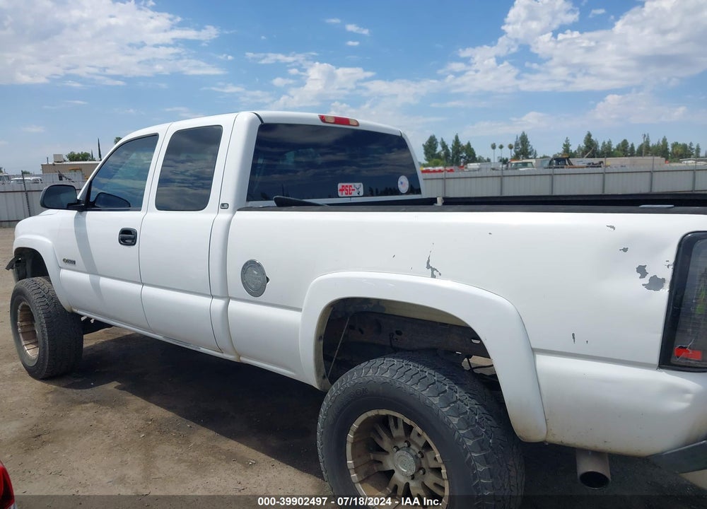 2002 CHEVROLET SILVERADO 1500 LS VIN: 2GCEK19T021378460