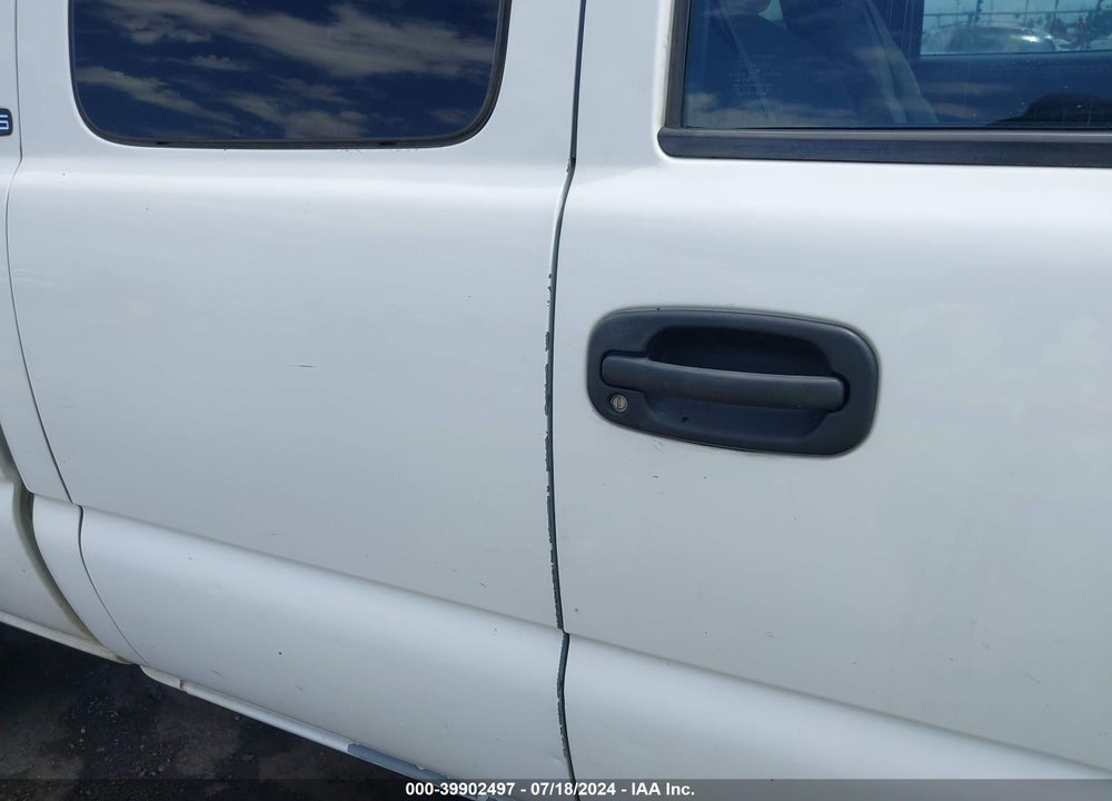 2002 CHEVROLET SILVERADO 1500 LS VIN: 2GCEK19T021378460